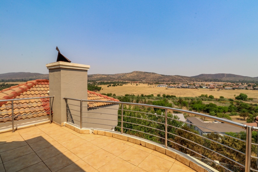 5 Bedroom Property for Sale in Xanadu Eco Residential Estate North West